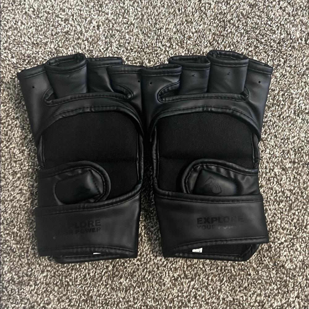 Liberlupus Black MMA Gloves L/XL - Picture 4 of 5